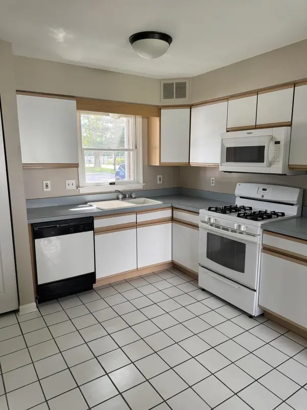 6096 Maryland Street, Merrillville, IN 46410