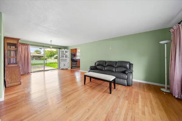 3605 Sunset DR, Valparaiso, IN 46383