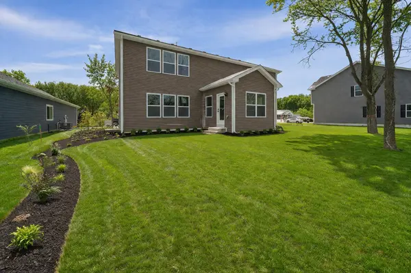22 Levanno DR, Crown Point, IN 46307