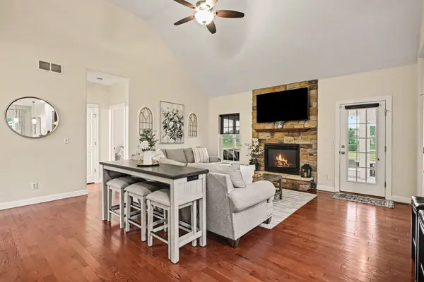 533 Lake Park DR, Valparaiso, IN 46385