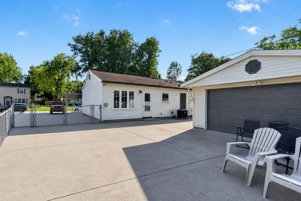2706 Streamside Drive, Columbus, IN 47203