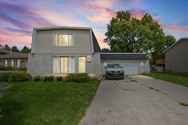 3562 Sunrise DR, Crown Point, IN 46307