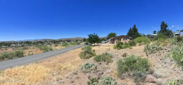 20812 E Park View LN, Mayer, AZ 86333