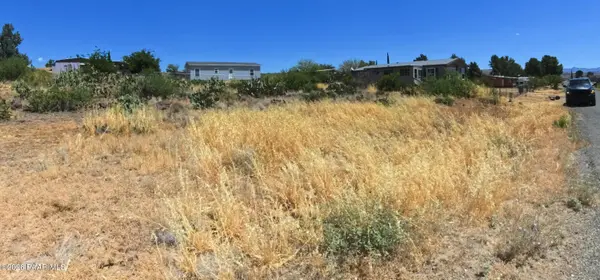 20812 E Park View LN, Mayer, AZ 86333