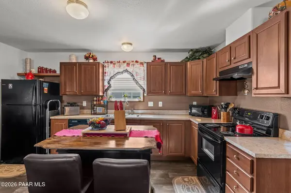 512 W Claessens DR, Morristown, AZ 85342