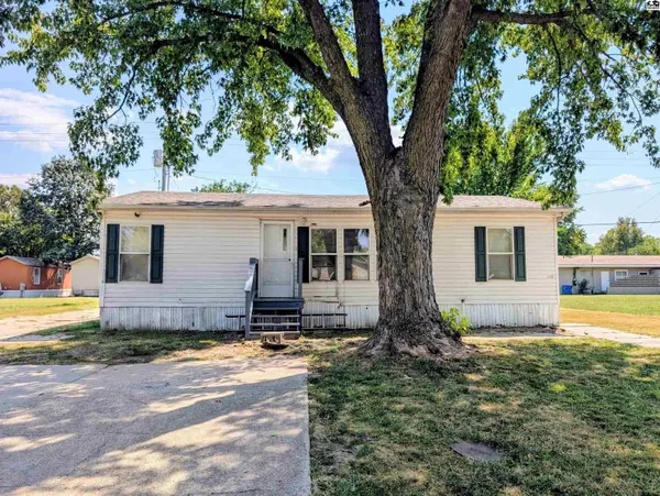 204 Mockingbird Rd, Mcpherson, KS 67460