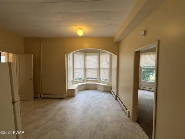 302 Avenue I #1R, Matamoras, PA 18336