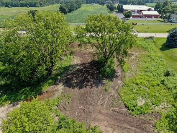PIERCE LN #3, Oshkosh, WI 54904