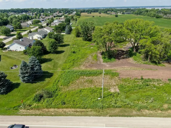 PIERCE LN #4, Oshkosh, WI 54904