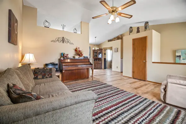 307 N Sioux St, Kechi, KS 67067