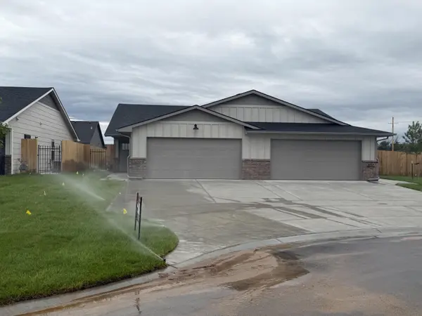 2857 S Cedar Crest Ct, Wichita, KS 67215