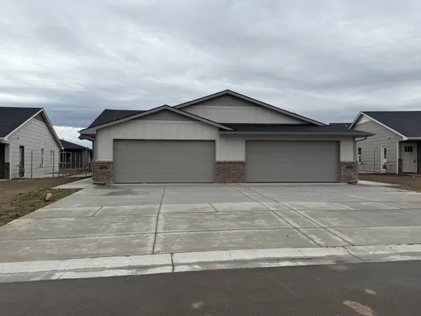 2881 S Cedar Crest Ct, Wichita, KS 67215