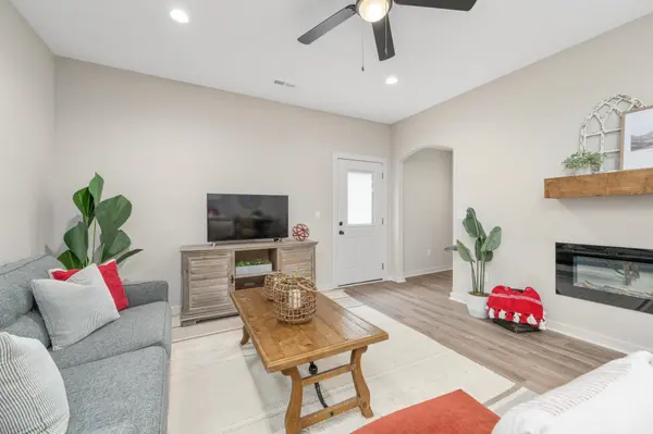 2873 S Cedar Crest Ct, Wichita, KS 67215