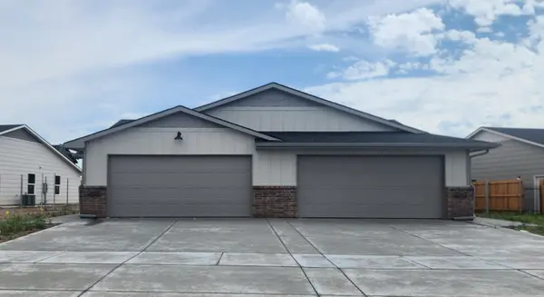 2869 S Cedar Crest Ct, Wichita, KS 67215