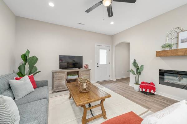 2865 S Cedar Crest Ct, Wichita, KS 67215