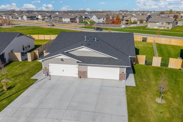 2893 S Cedar Crest Ct, Wichita, KS 67215