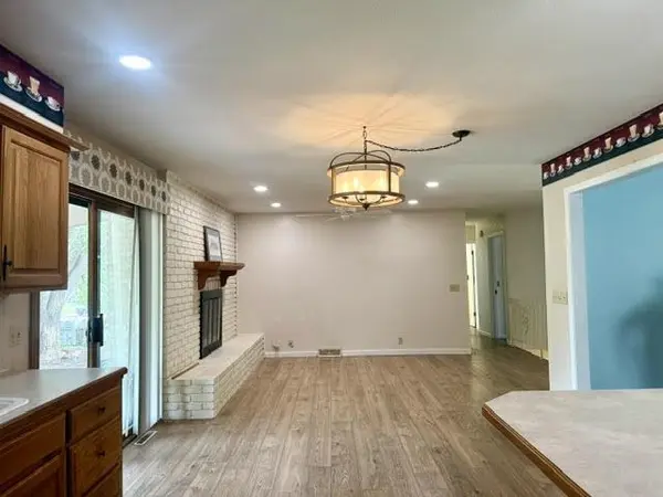 637 Briarcliff Rd, Salina, KS 67401