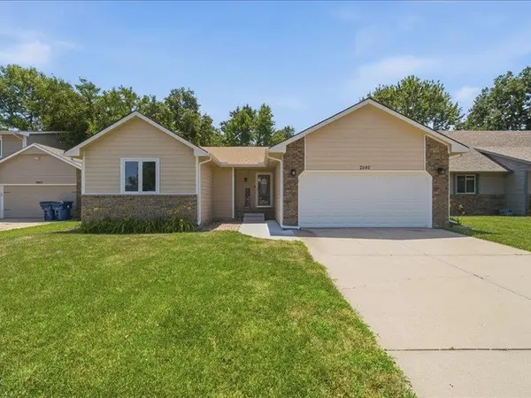 2040 N Parkridge Ct, Wichita, KS 67212