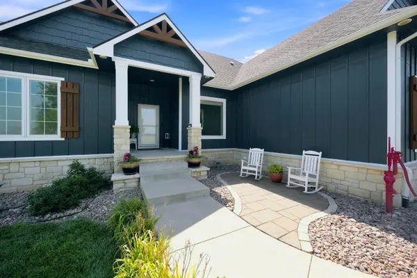 1042 N Lake Road, Cheney, KS 67025-7706