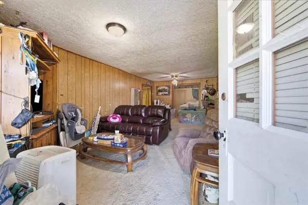 1925 W Mccormick, Wichita, KS 67213