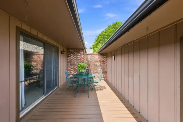 10231 W Alamo St, Wichita, KS 67212