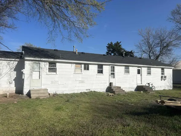 1220 S C St, Wellington, KS 67152