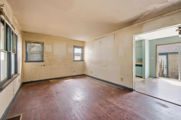1301 N Dellrose, Wichita, KS 67208