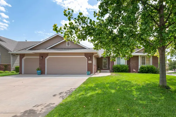 3542 N Lake Ridge Ct, Wichita, KS 67205