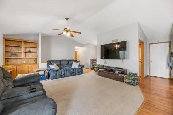 3542 N Lake Ridge Ct, Wichita, KS 67205
