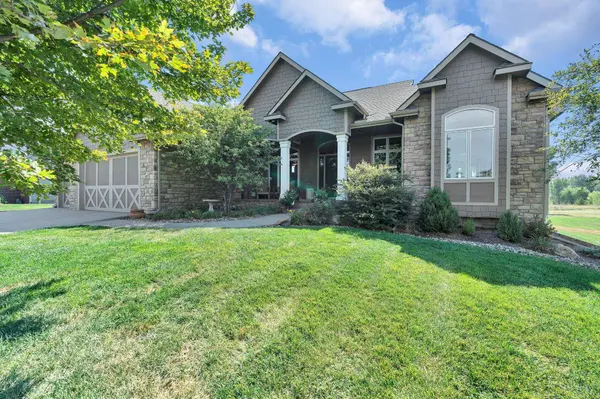 1717 E Elk Ridge Ave, Goddard, KS 67052