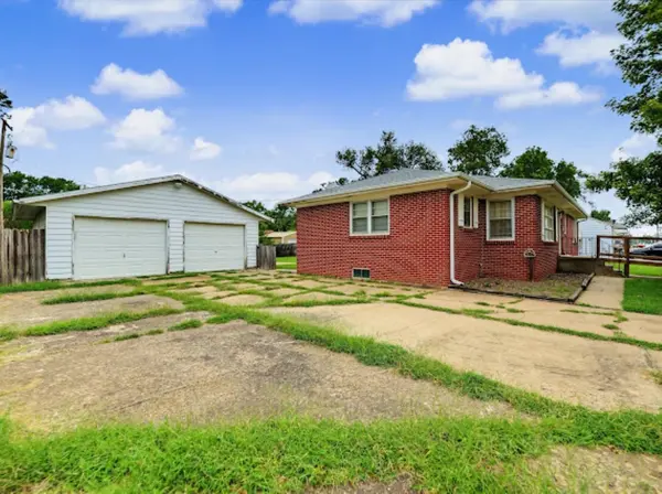 621 N 12th, Salina, KS 67401