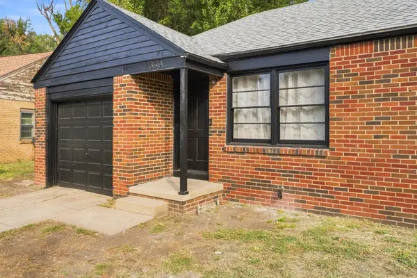 1639 N Kenmar Dr, Wichita, KS 67208