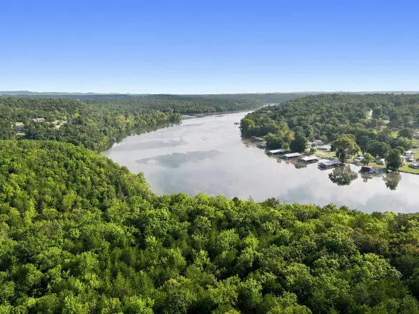 000 Peaceful DR, Branson, MO 65616