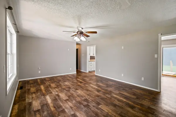109 Circle DR, Monett, MO 65708