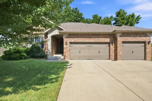 1991 N Parkway PL, Strafford, MO 65757