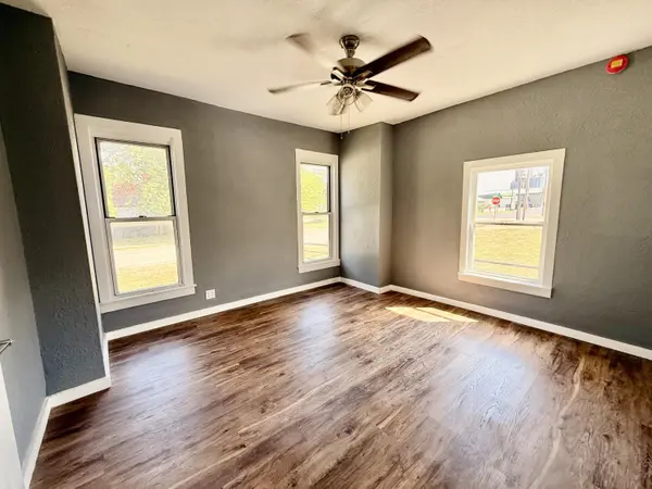 311 S Greene ST, Mountain Grove, MO 65711