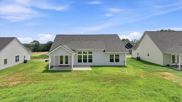 696 Davis Lane, Inman, SC 29349