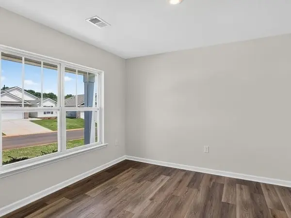 1080 Gagmon DR, Wellford, SC 29385