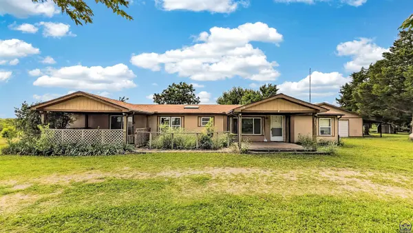 1602 Emmer Rd, Hartford, KS 66854