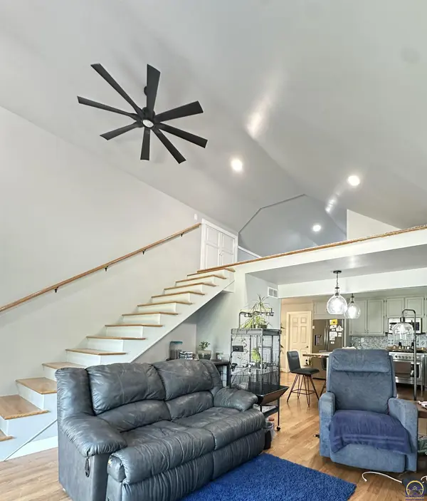 4200 NW Rochester RD, Topeka, KS 66617