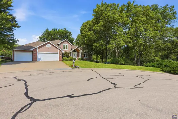 2315 SE Cuvier ST, Tecumseh, KS 66542