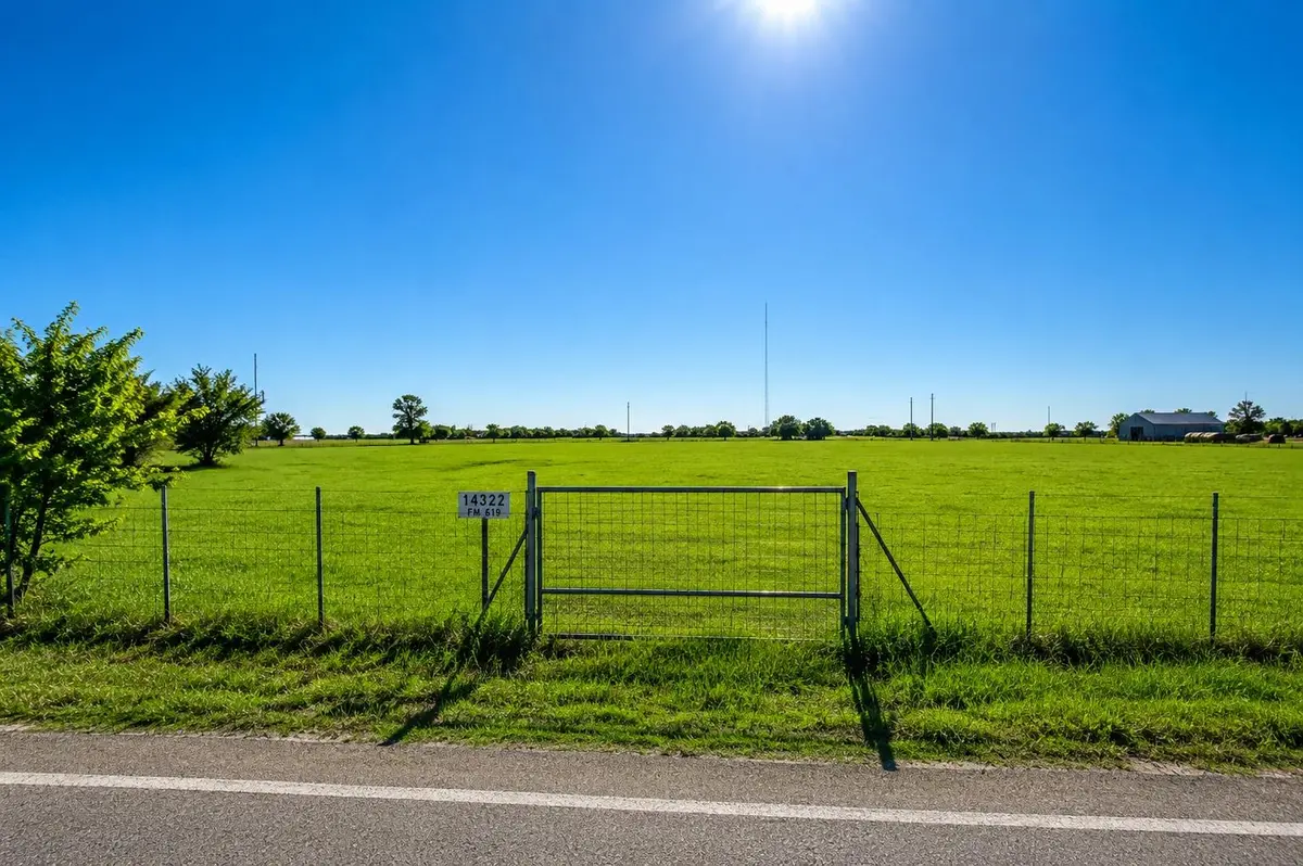 14322 FM 619, Coupland, TX 78615