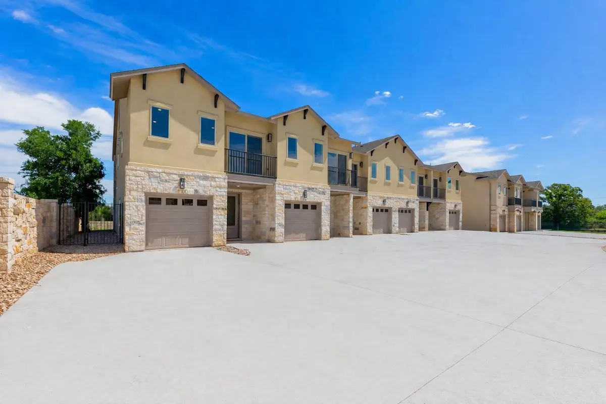 104 Tesla CIR, Round Rock, TX 78681