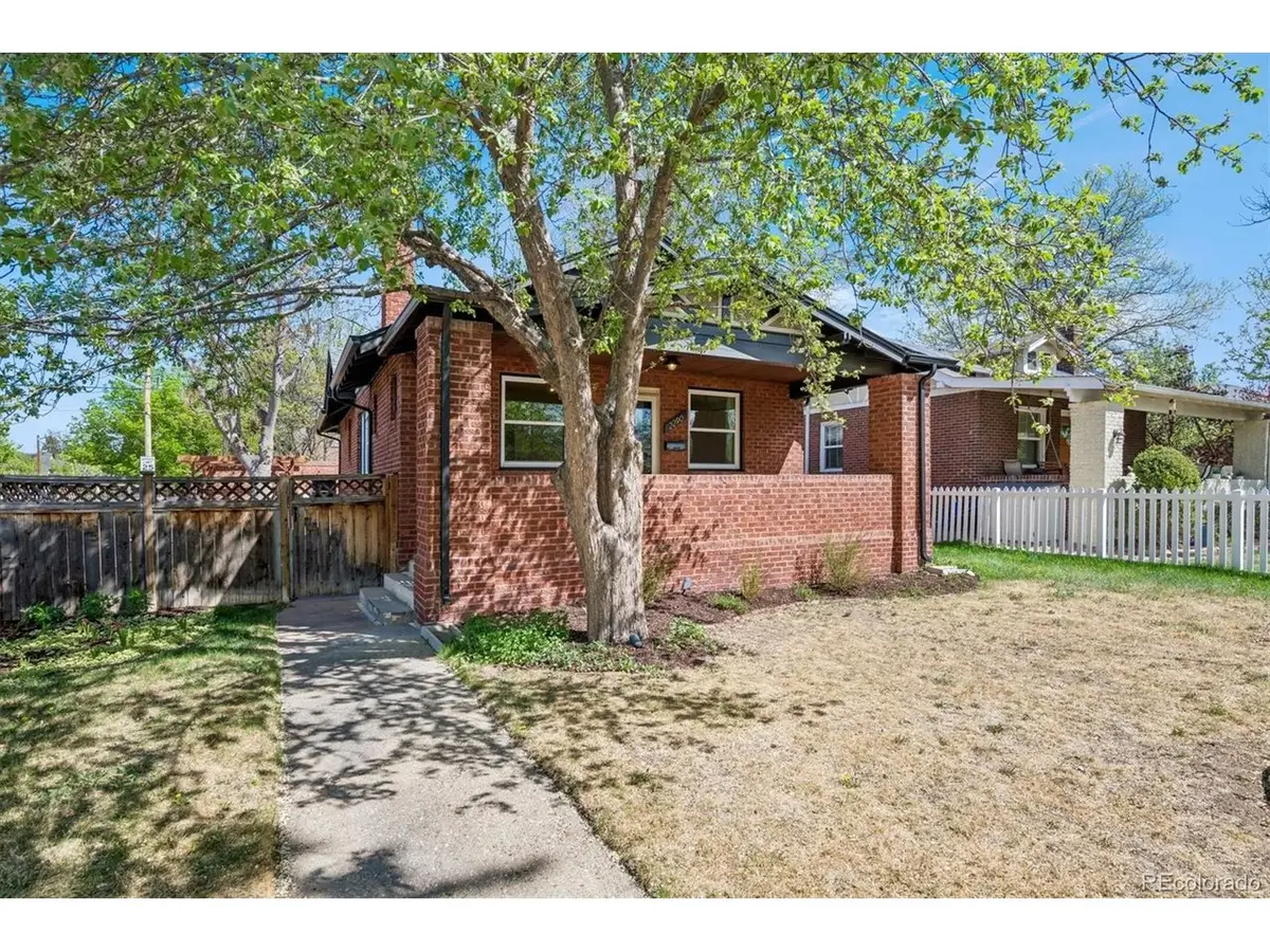 2290 Holly, Denver, CO 80207
