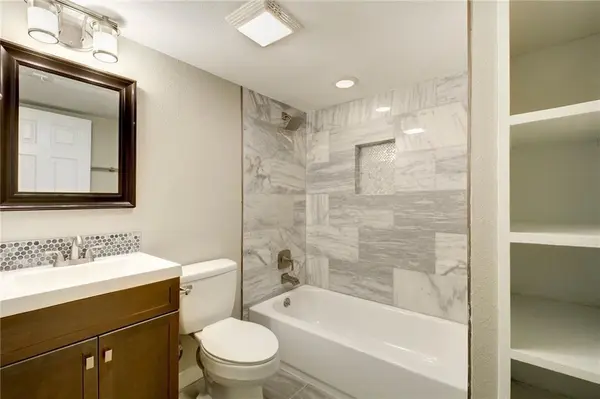 7204 Twin Crest DR #102, Austin, TX 78752