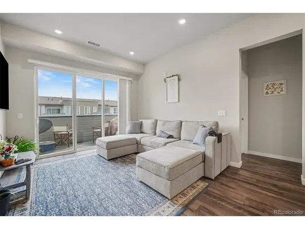 420 E Fremont #406, Centennial, CO 80122