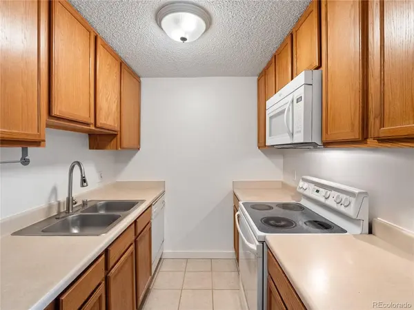 2225 Buchtel #601, Denver, CO 80210
