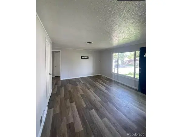 832 Elmira, Aurora, CO 80010