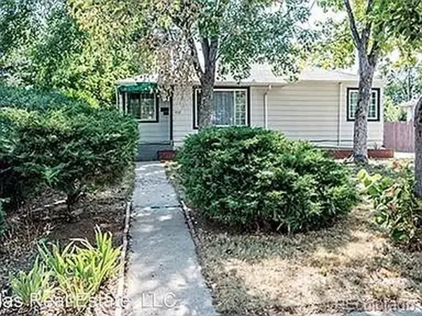 832 Elmira, Aurora, CO 80010