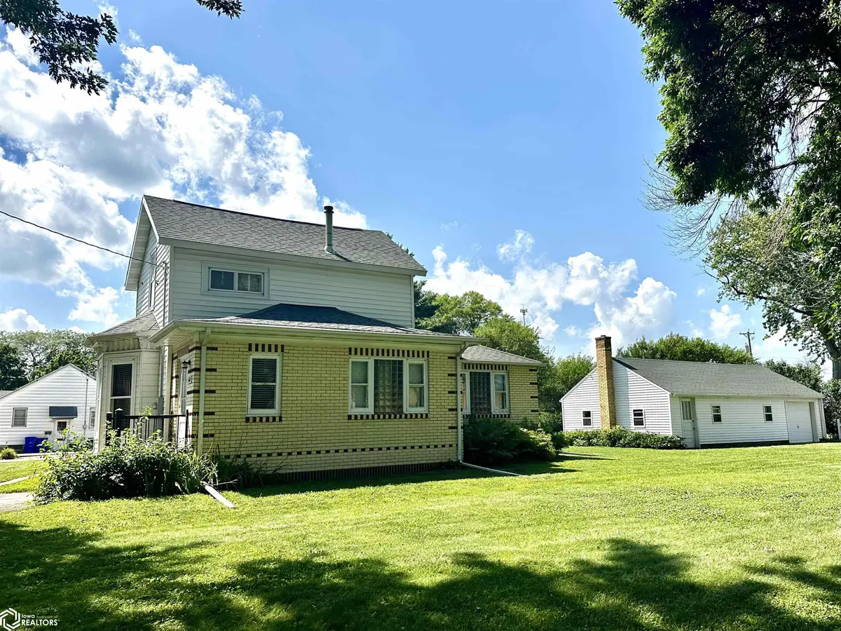 612 Center ST, Britt, IA 50423